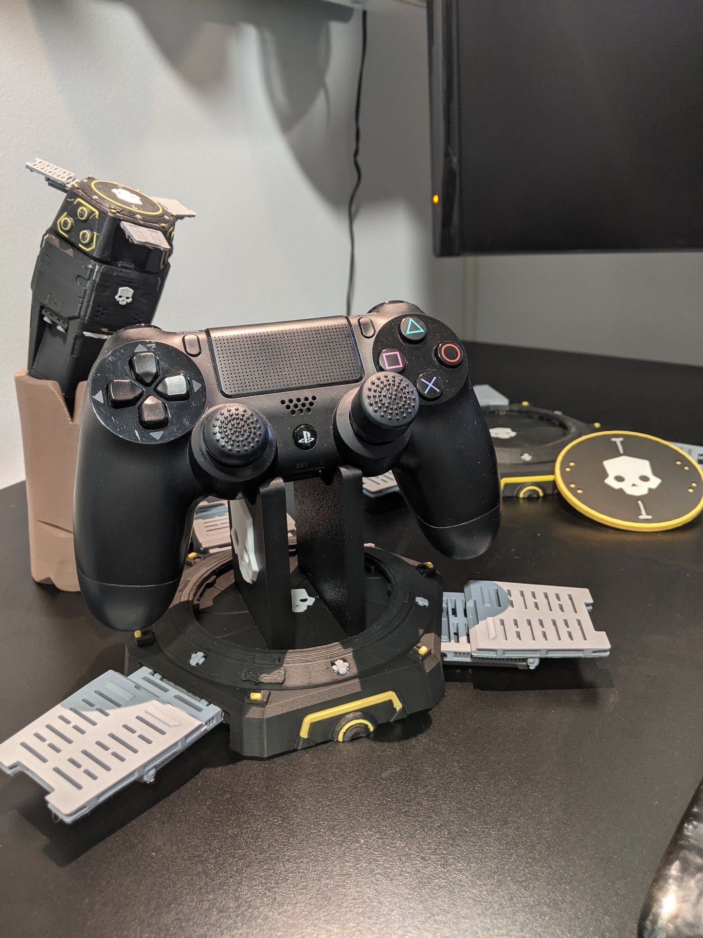 Helldivers Controller Stand | PS4, PS5, PC Gamepad Holder | Desk & Gaming Room Decor | Sci-Fi Gamer Gift | PlayStation Accessory Display
