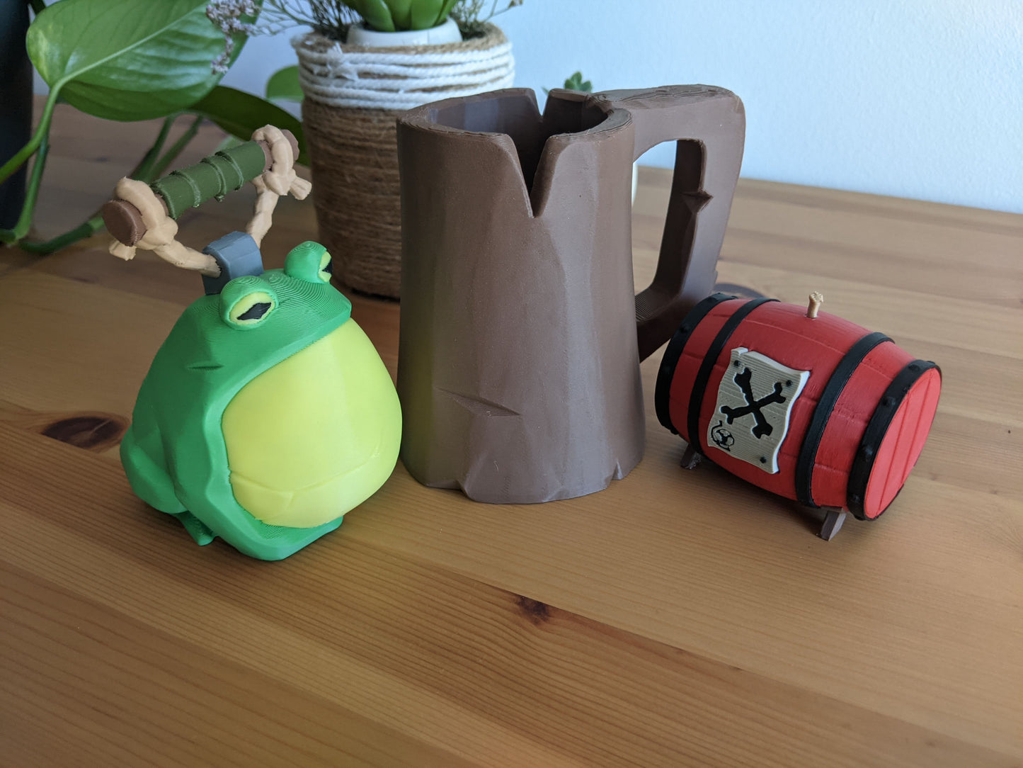 Sea of Thieves Figurines - Frog lantern, Barrel, Tankard and Skull