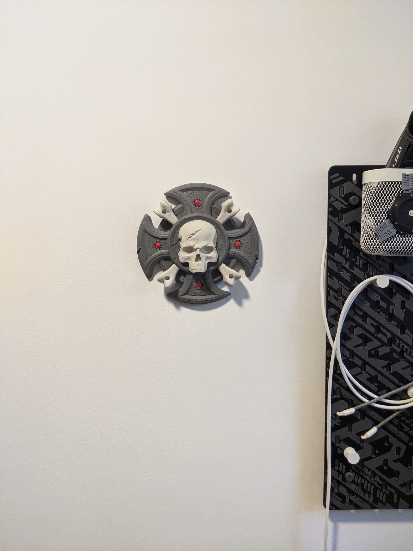 Space Marine 2 Inspired Crux Terminatus Wall Art Plate Plaque, Warhammer 40k Skull Poster, Gift for Gamers, Gaming Room Decor