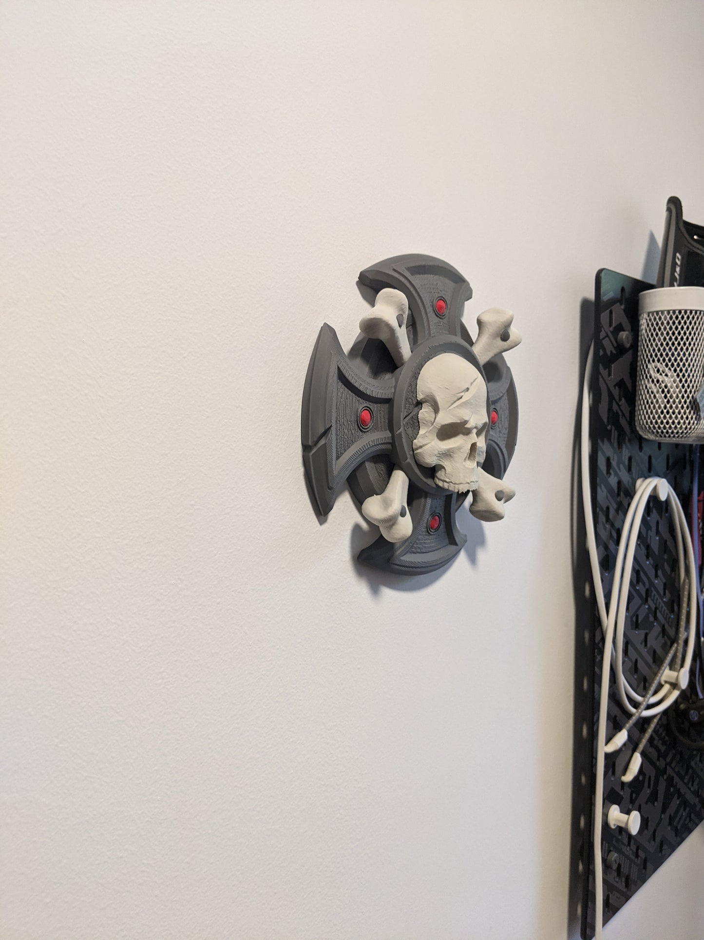 Space Marine 2 Inspired Crux Terminatus Wall Art Plate Plaque, Warhammer 40k Skull Poster, Gift for Gamers, Gaming Room Decor