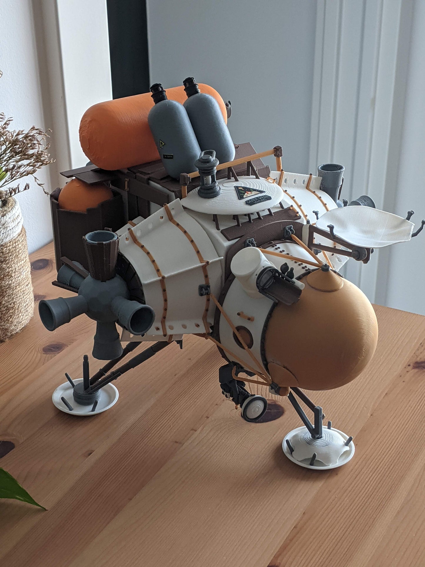 Outer wilds hatchling ship model