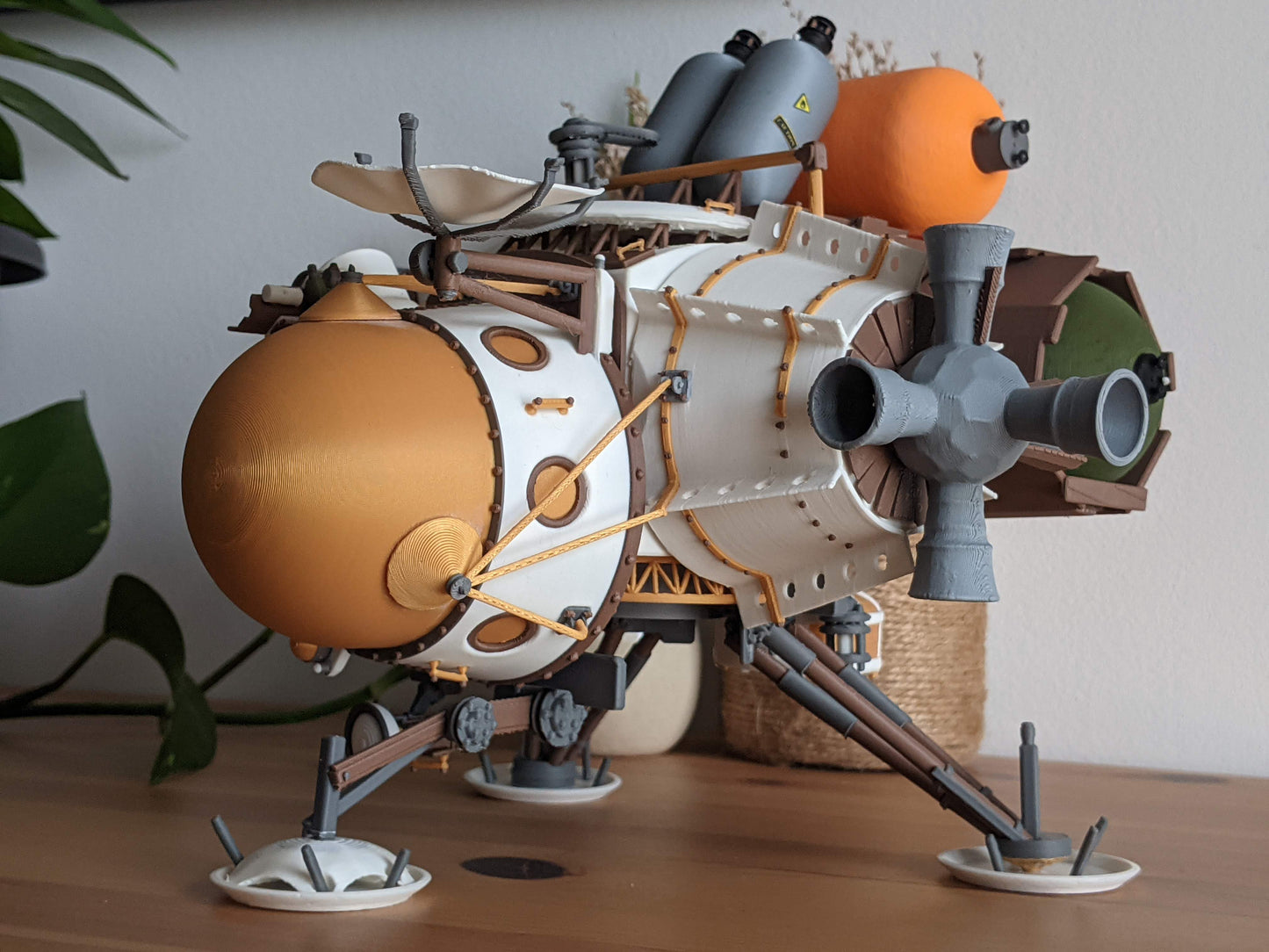 Outer wilds hatchling ship model