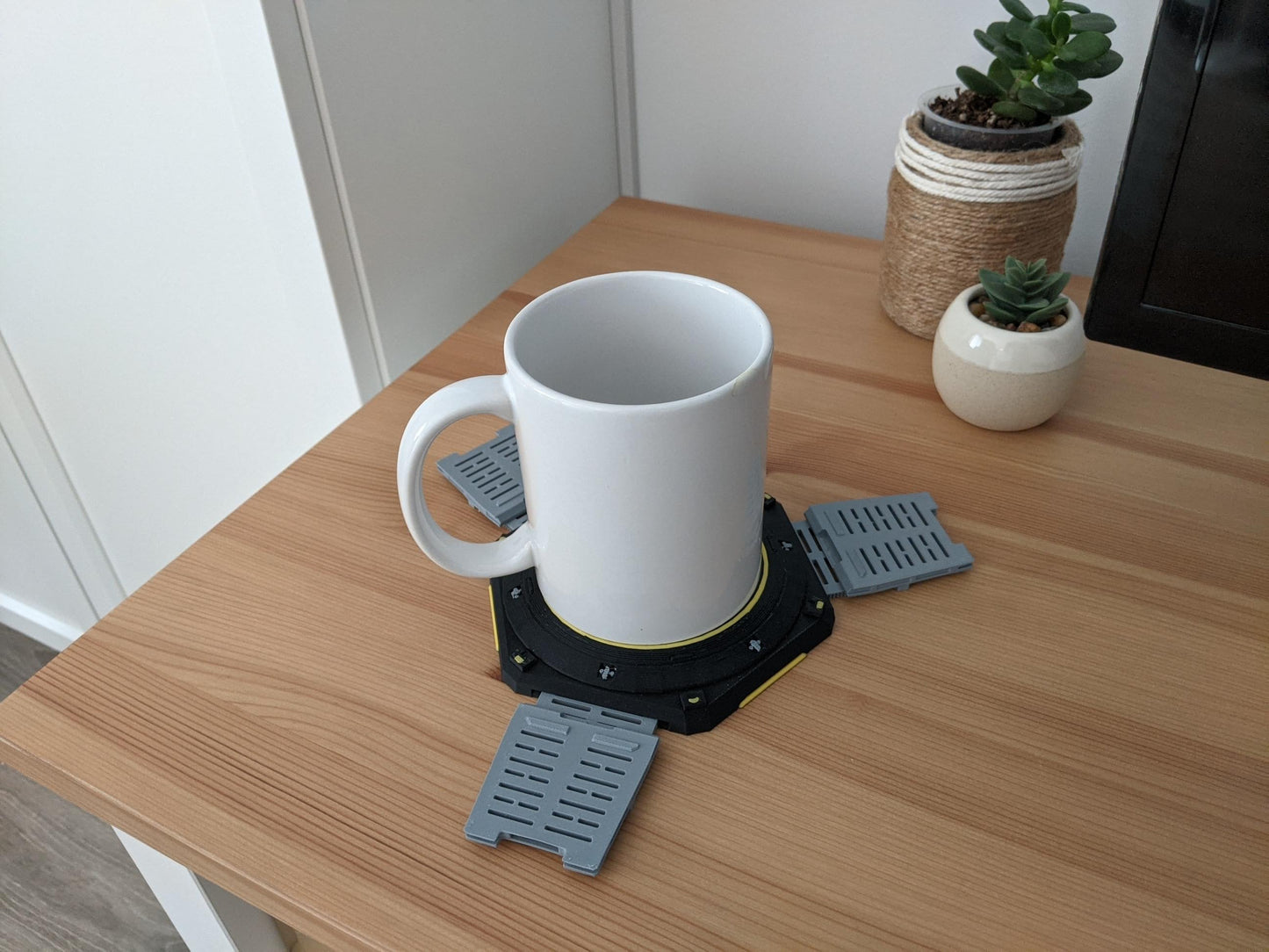 Helldivers 2 Hellpod Cup Holder, Coaster, Figure stand, Mug Holder