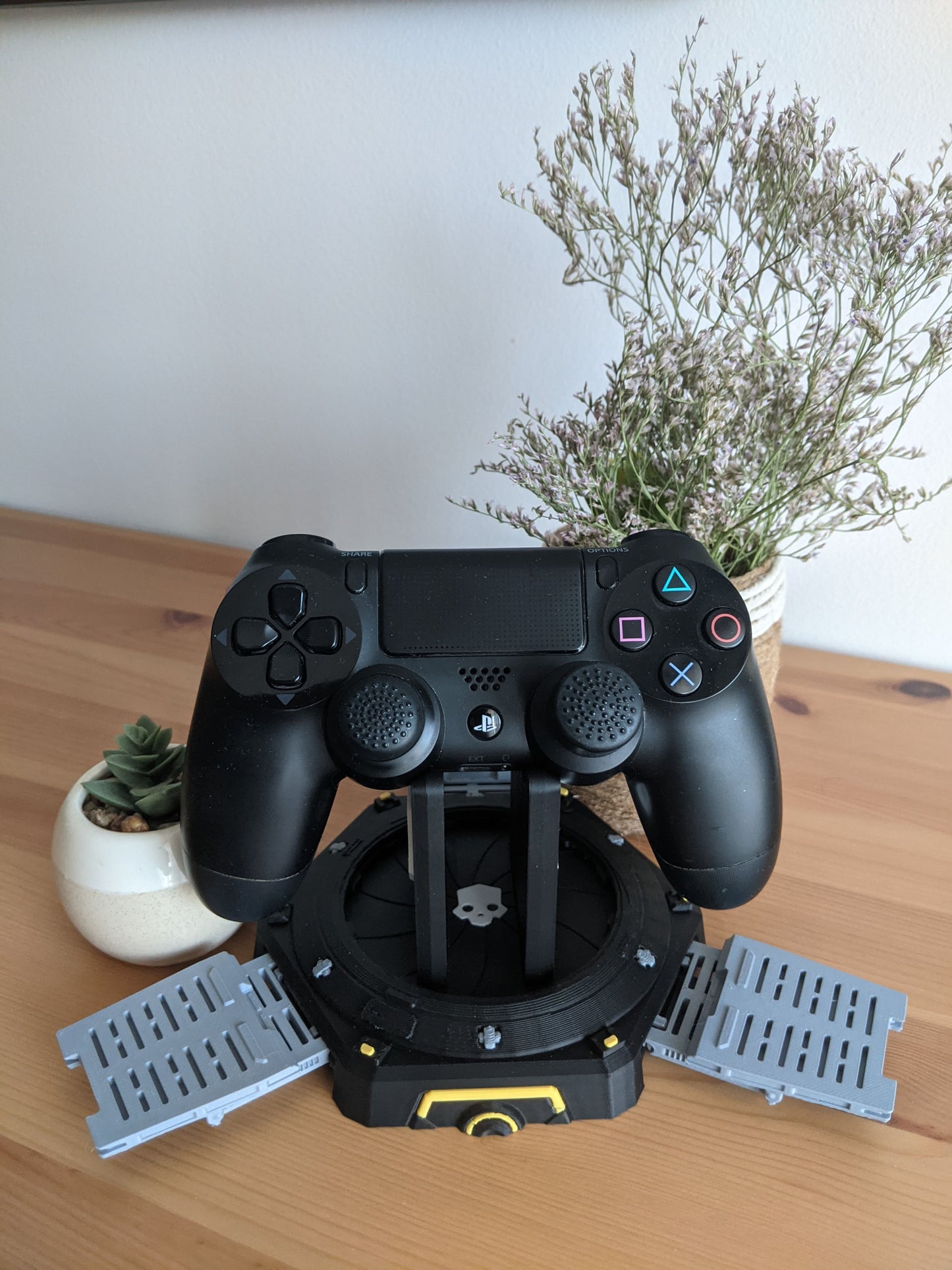 Helldivers Controller Stand | PS4, PS5, PC Gamepad Holder | Desk & Gaming Room Decor | Sci-Fi Gamer Gift | PlayStation Accessory Display