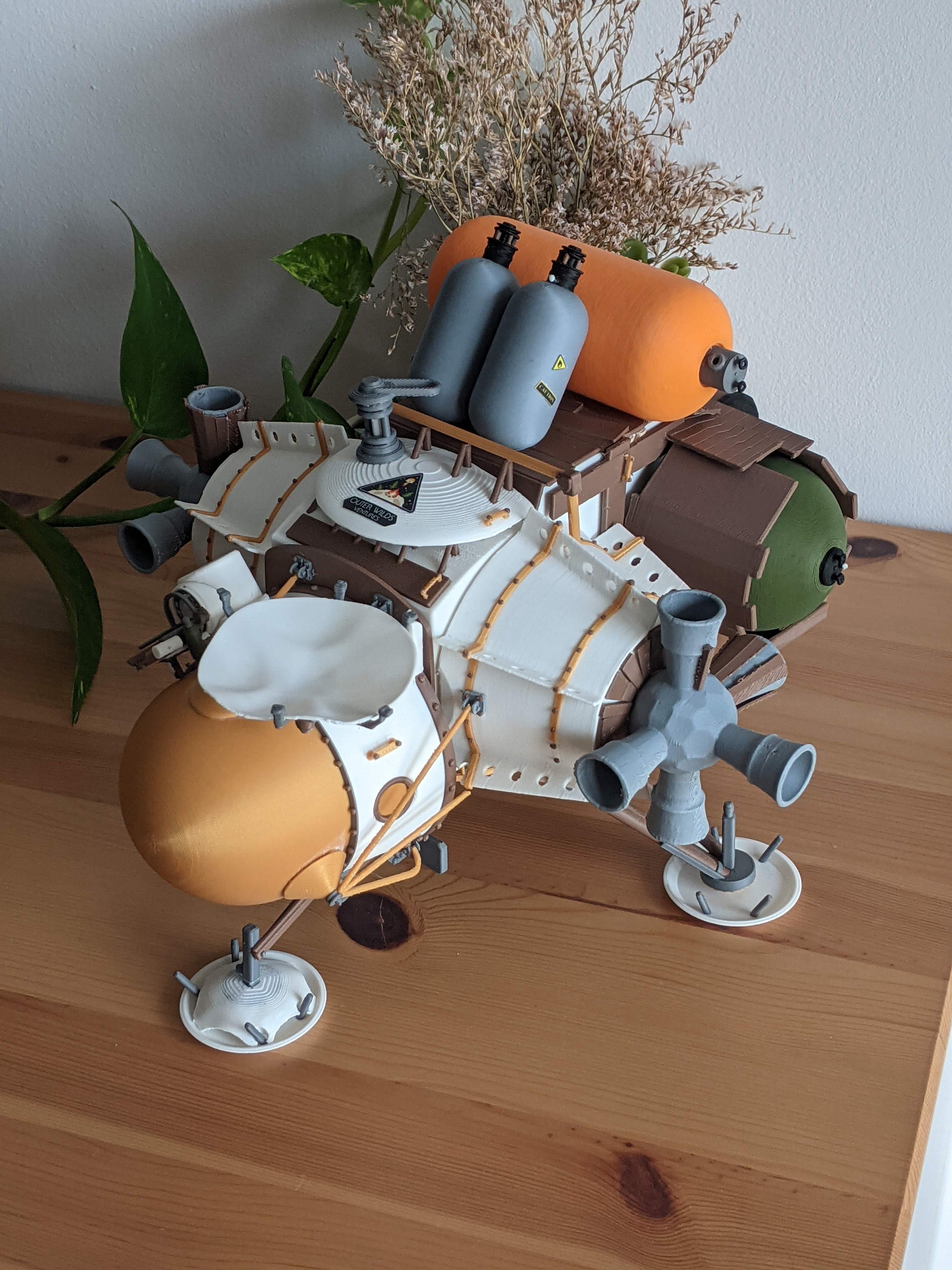Outer wilds hatchling ship model