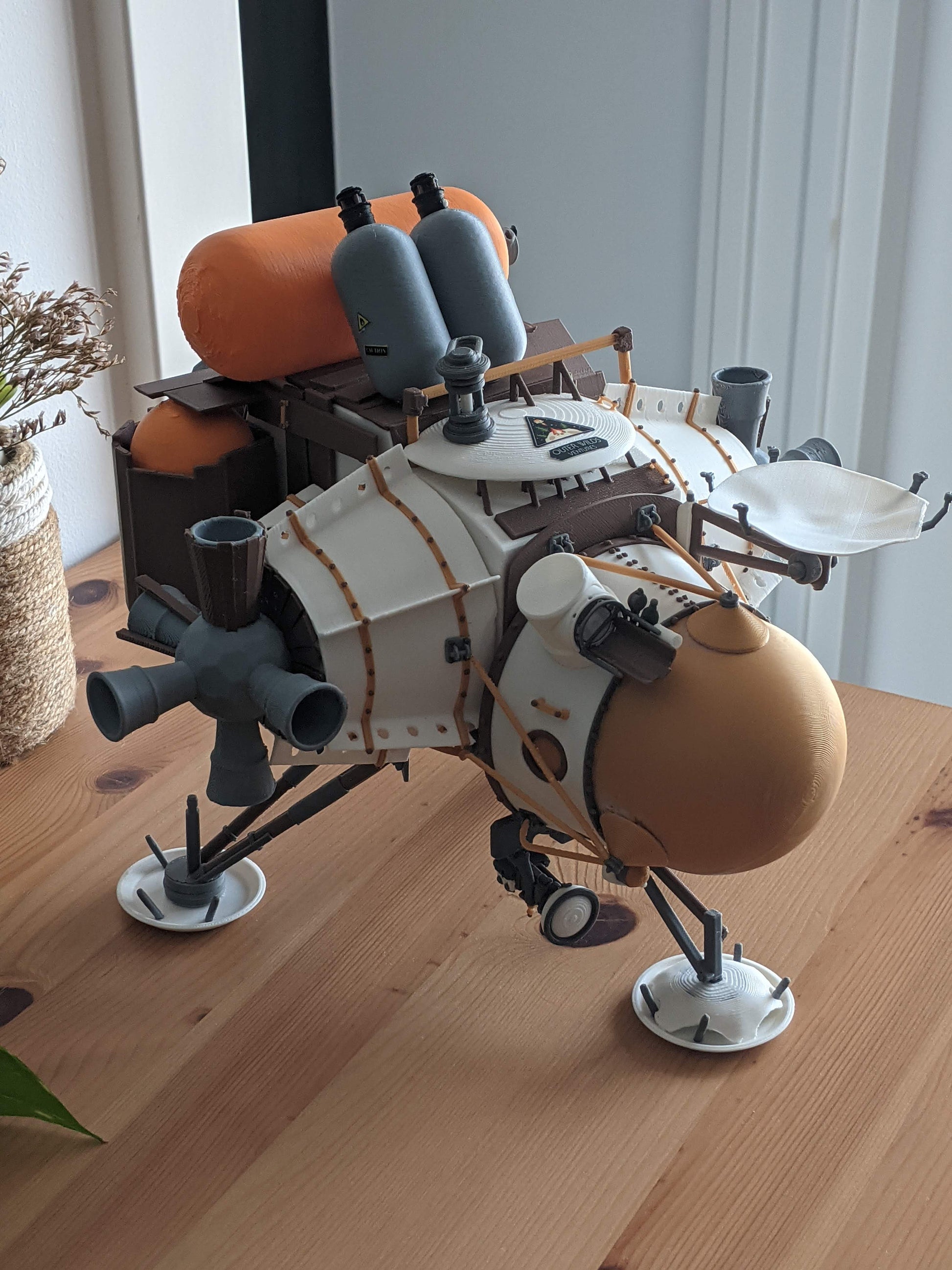 Outer wilds hatchling ship model