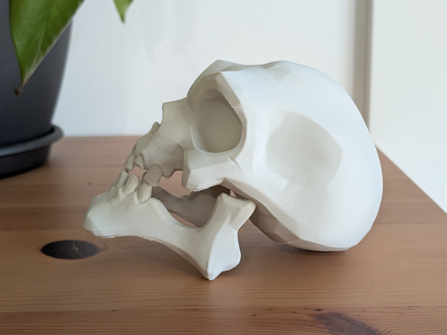 Murray the Demonic Skull - Monkey Island Inspired 3D Printed Desk Decor - Retro Gaming Gift for Fans
