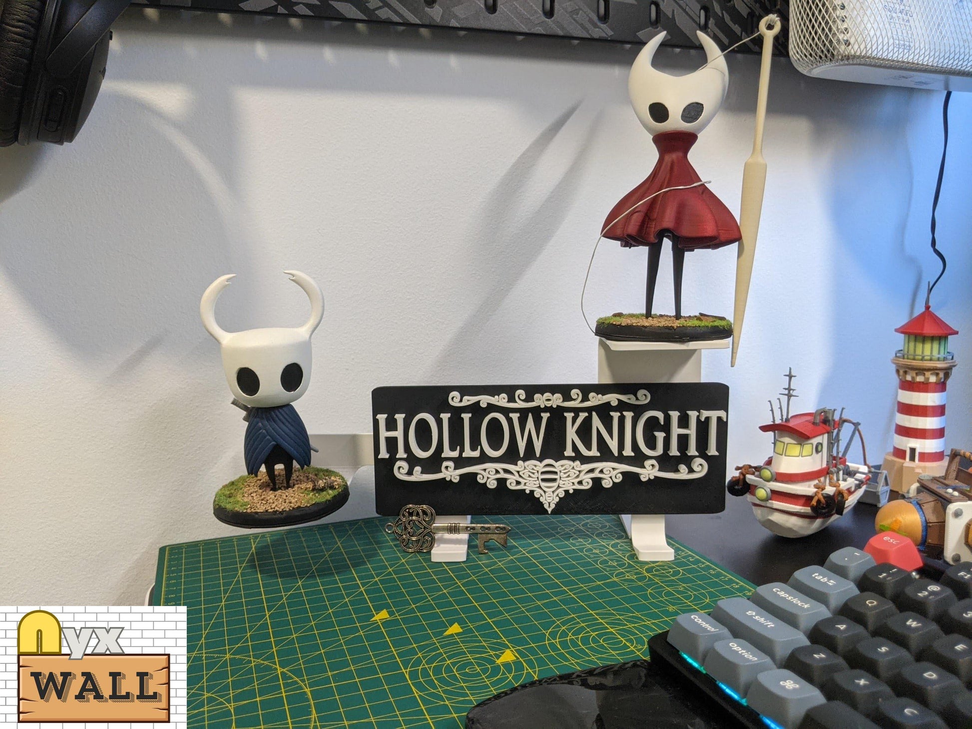 Hollow knight 3D logo sign with figurines and supports